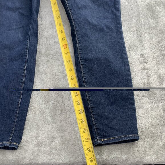 Signature Gold Levi Strauss Jeans Womens 33 Totally Shaping Pull On Skinny Denim - Picture 5 of 15